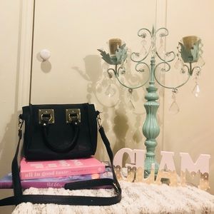 🚫 SOLD 🚫Black over the shoulder bag